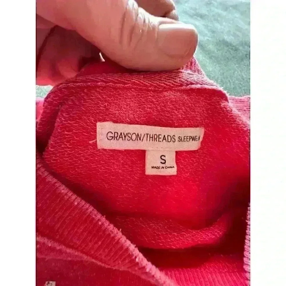 Grayson/Threads sweatshirt. Santa Baby. size Medium. Holiday red. Christmas time - Picture 7 of 8